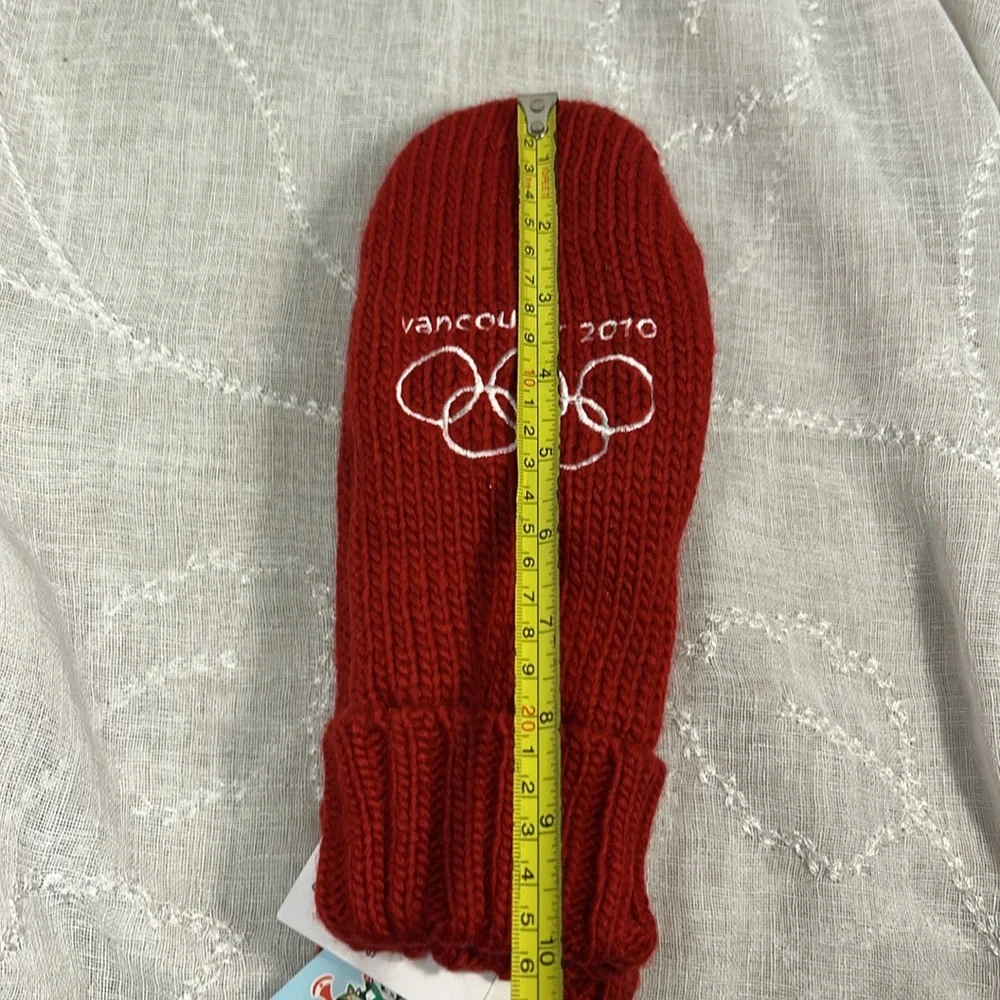 NWT Vancouver 2010 olympic games mittens